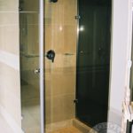 szklane drzwi do kabiny prysznicowej